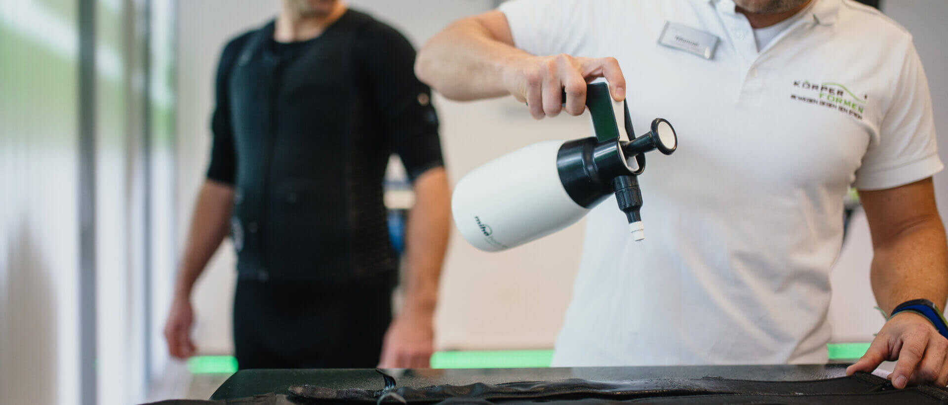 EMS Training - Desinfizierung der Arm- und Beinmanschetten