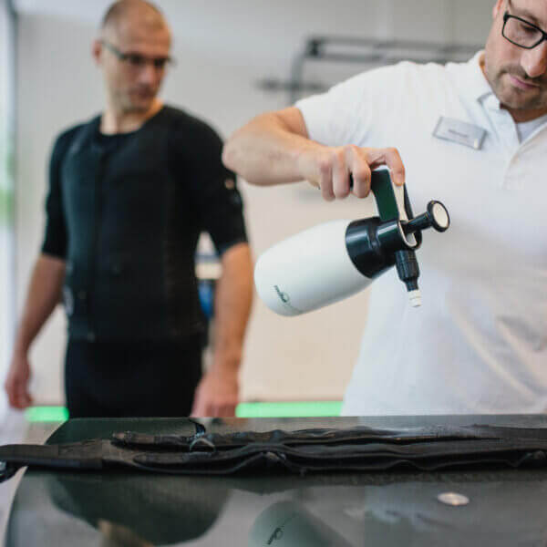 EMS Training - Desinfizierung der Arm- und Beinmanschetten
